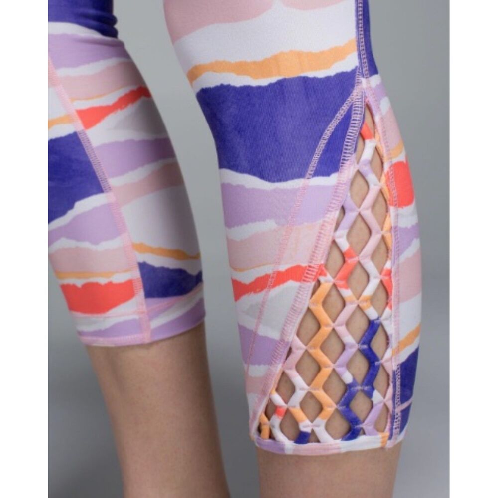 EUC Lululemon True Self Crop Pant Bleacher Stripe Iris Flower 8